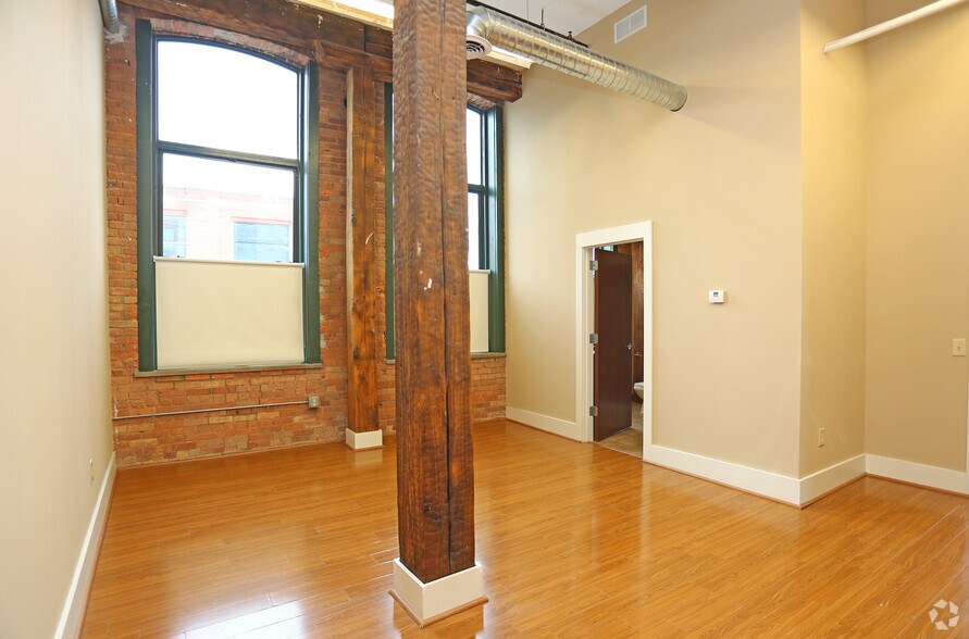 More Photos Of 55 Railroad St, Rochester Apartments For Lease
