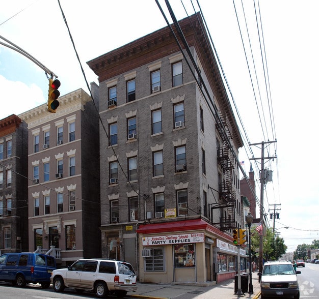 More Photos Of 99 Clifton Ter, Weehawken Storefront Retail Residential For Sale