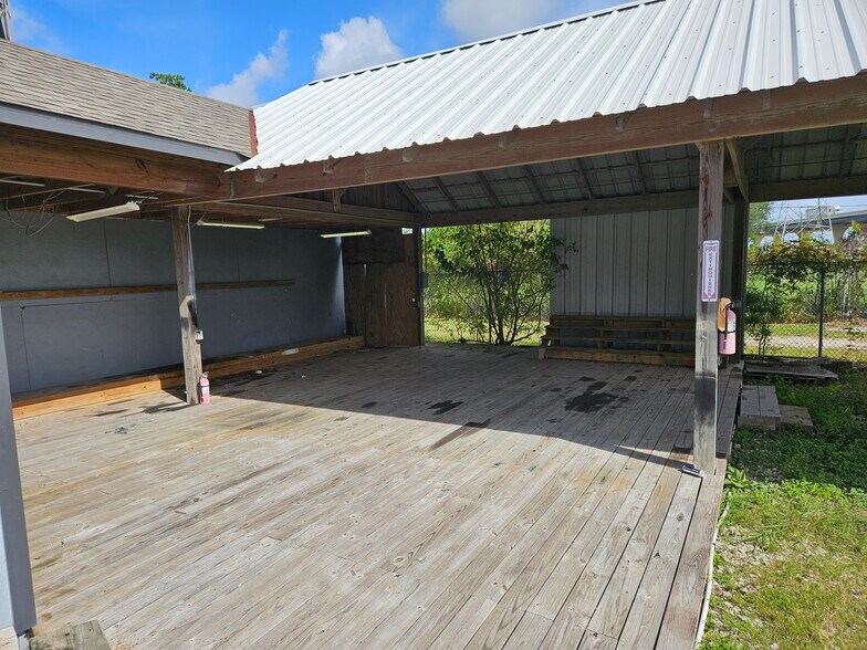 More Photos Of 204 FM 2094 Rd, Kemah Freestanding For Lease