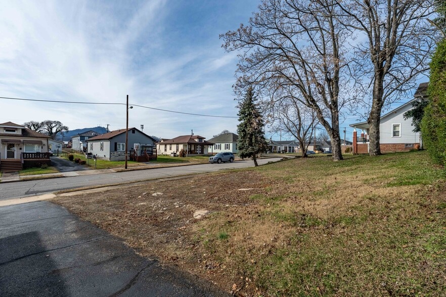 More Photos Of 1025 Maple St, Kingsport Religious Facility For Sale