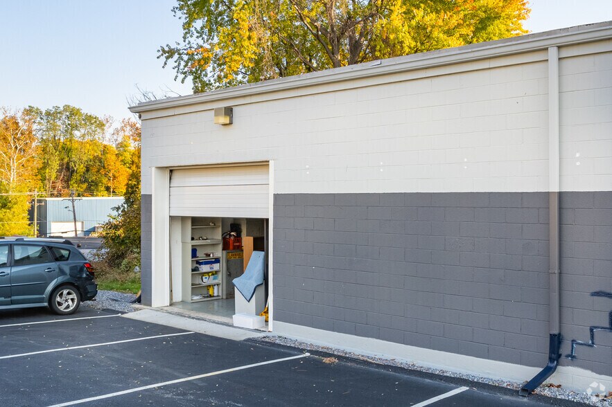 More Photos Of 700 Abbott Dr, Broomall Light Manufacturing For Lease