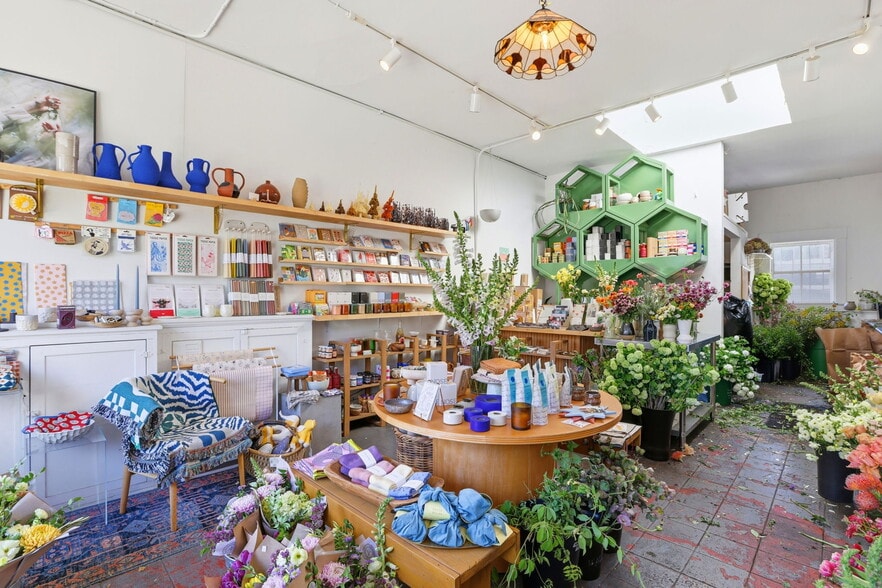 More Photos Of 90 Parnassus Ave, San Francisco General Retail For Lease