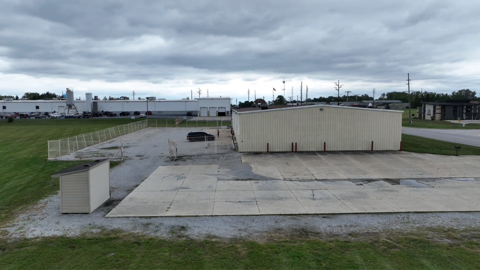 Primary Photo Of 807 N 6th St, Monticello Flex For Sale