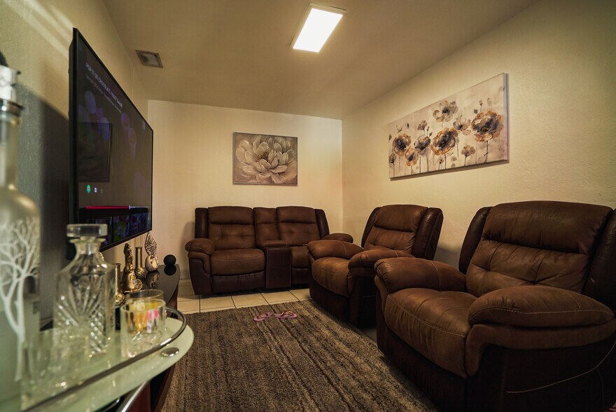 More Photos Of 221 E 9th St, Hialeah Office Residential For Sale