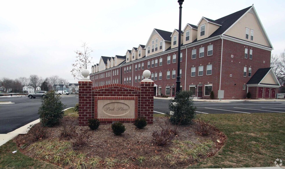 Primary Photo Of 601 7th St, Laurel Office For Sale