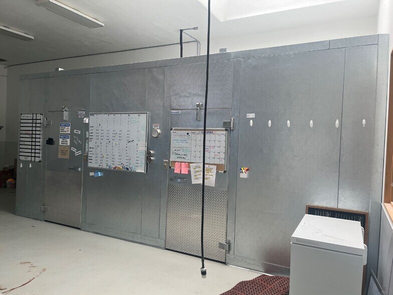 More Photos Of 2575 San Pablo Ave, Berkeley Freestanding For Lease