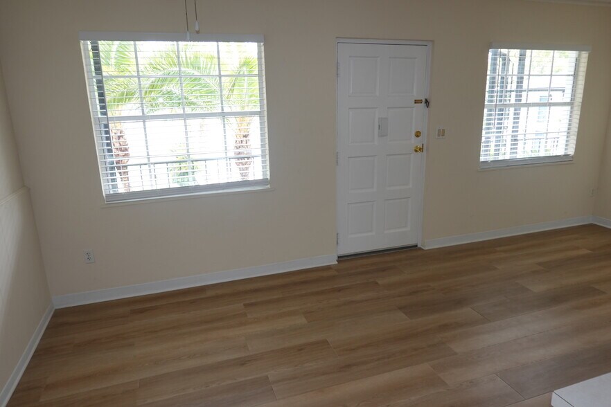 More Photos Of 2887 S Osceola Ave, Orlando Office For Sale