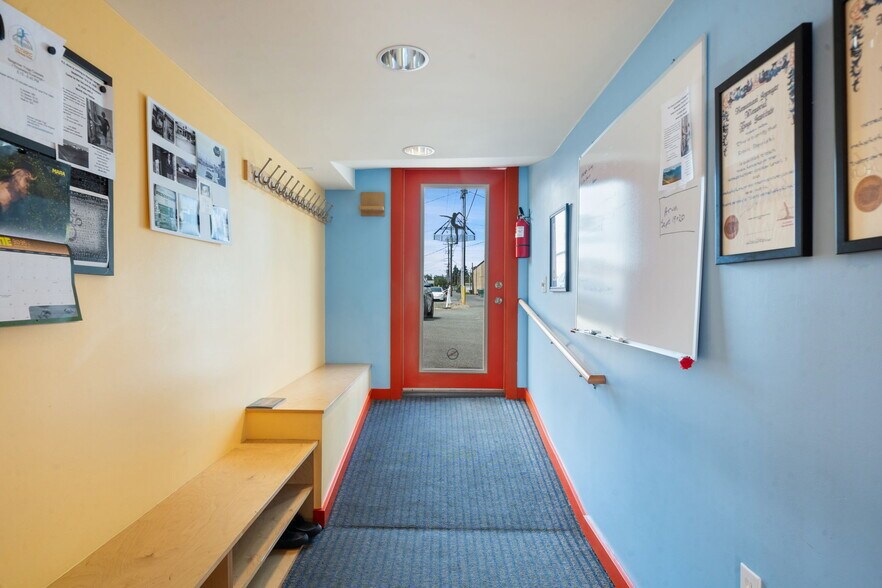 More Photos Of 710 S Lincoln St, Port Angeles General Retail For Sale