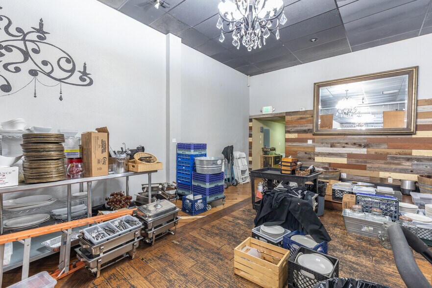 More Photos Of 835-837 Texas St, Fairfield Storefront For Lease