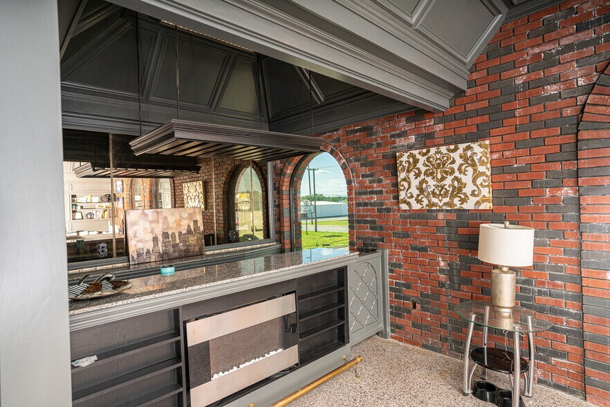 More Photos Of 6308 E 15th St, Tulsa Manufacturing For Lease