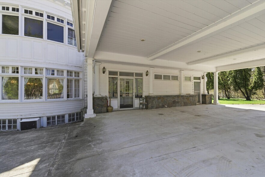 More Photos Of 2255 Ballston Ave, Saratoga Springs Restaurant For Sale