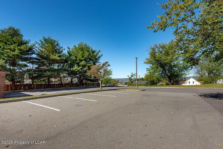 More Photos Of 14 N Main St, Plains Bank For Lease