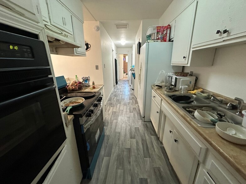 More Photos Of 3620 Elkhorn Blvd, North Highlands Dormitory For Sale