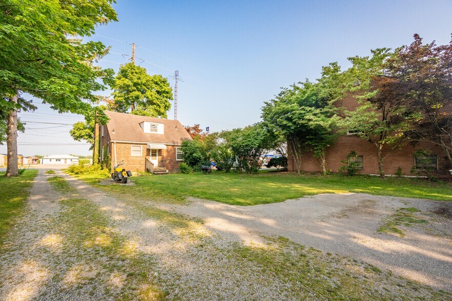 More Photos Of 4268 Erie Ave SW, Navarre Office Residential For Sale