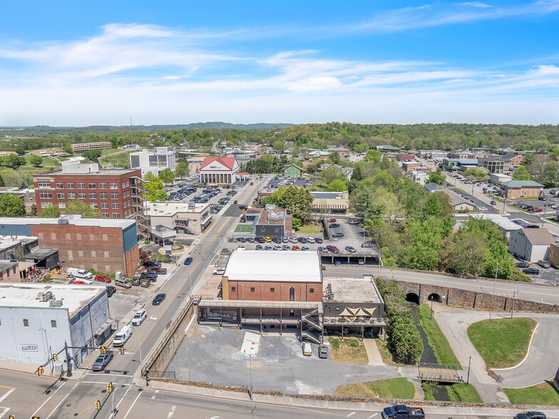 More Photos Of 201 S Court Street, Maryville General Retail For Lease