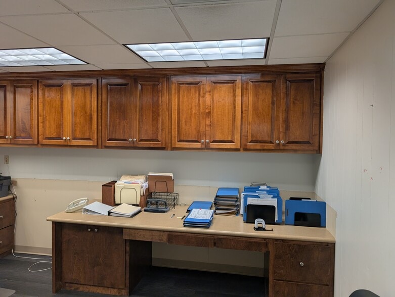More Photos Of 1321 W Hill Ave, Valdosta Office For Sale