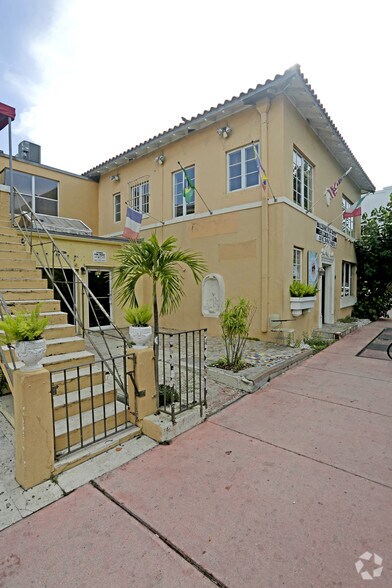 More Photos Of 235 9th St, Miami Beach Storefront Retail Residential For Lease