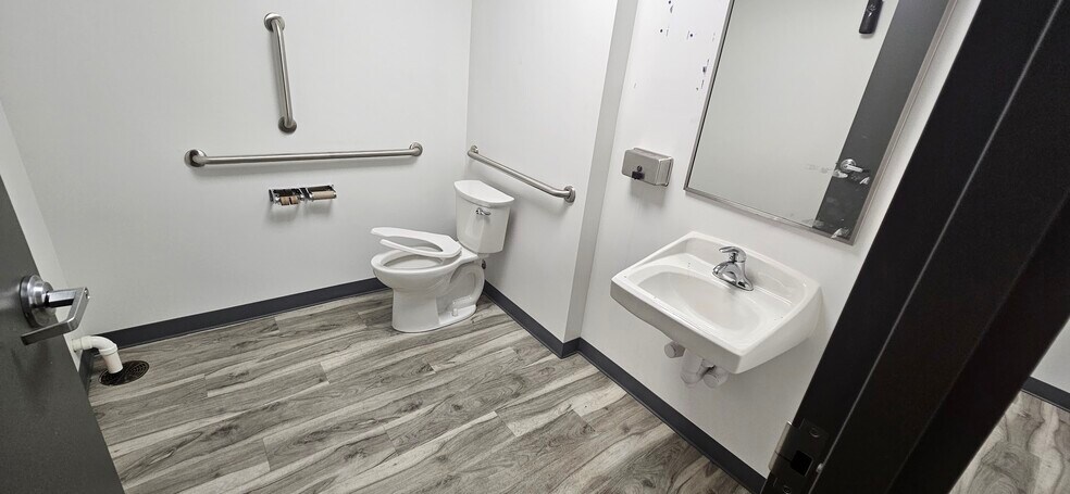 More Photos Of 2655-2711 S Dixie Hwy, Kettering Unknown For Lease