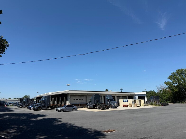 More Photos Of 1132 N Irving St, Allentown Truck Terminal For Lease