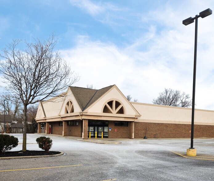 More Photos Of 4281 W 130th St, Cleveland Drugstore For Lease