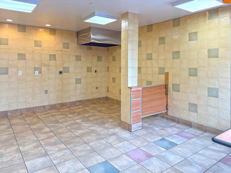 More Photos Of 2509 Hearst Ave, Berkeley Restaurant For Lease