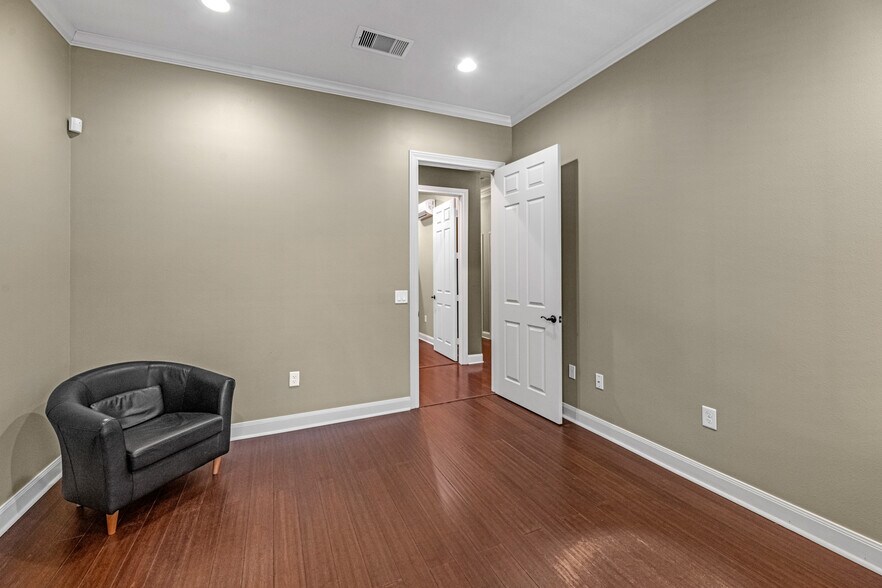 More Photos Of 4501 Cartwright Rd, Missouri City Medical For Sale