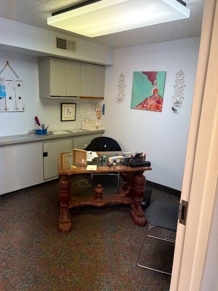 More Photos Of 131 Orchard Park Rd, West Seneca Office For Lease