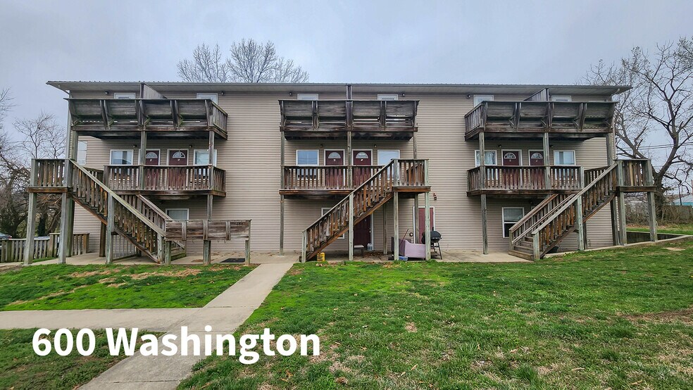 More Photos Of 600 S Washington St, Carbondale Apartments For Sale