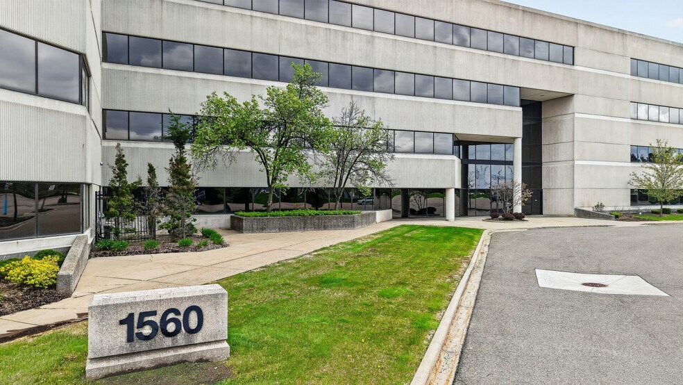 More Photos Of 1560 E Maple Rd, Troy Medical For Lease
