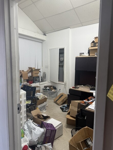 More Photos Of 1155-1157 Hempstead Tpke, Franklin Square General Retail For Lease