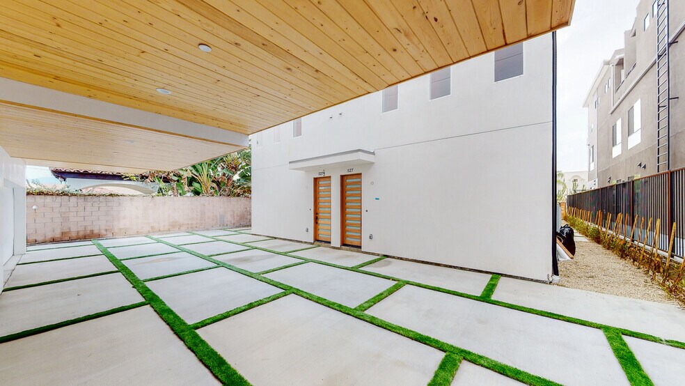 More Photos Of 525 N Normandie Ave, Los Angeles Apartments For Sale