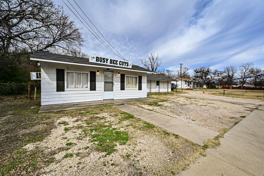 More Photos Of 600 W 13th Ave, Corsicana Flex For Sale