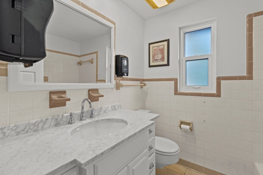 More Photos Of 1122 Omaha St, Palm Harbor Office Residential For Sale