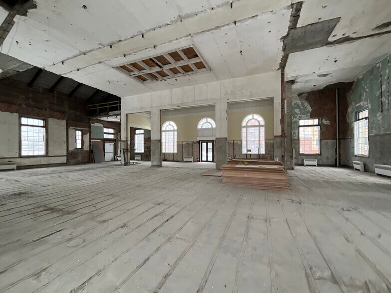 More Photos Of 27 Washington St, Biddeford Office For Sale