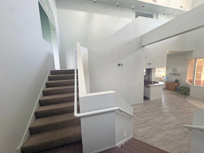 More Photos Of 1001-1043 Stine Rd, Bakersfield Medical For Sale