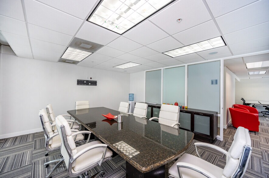 More Photos Of 1110 Brickell Ave, Miami Office Residential For Lease