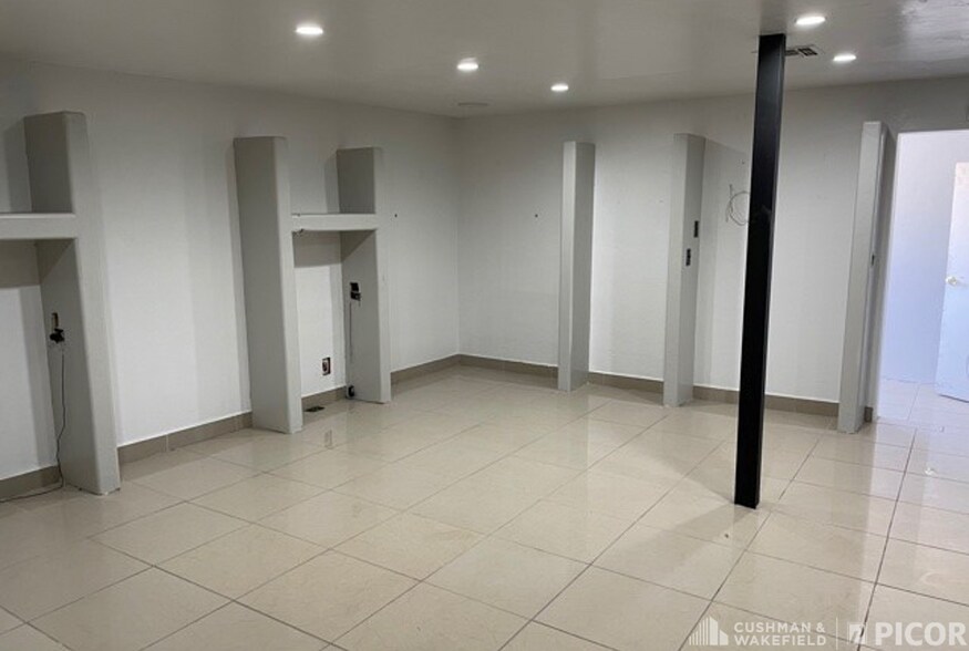 More Photos Of 201 W Fort Lowell Rd, Tucson Freestanding For Sale