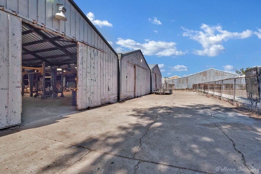 More Photos Of 250 Montgomery St, Shreveport Warehouse For Sale