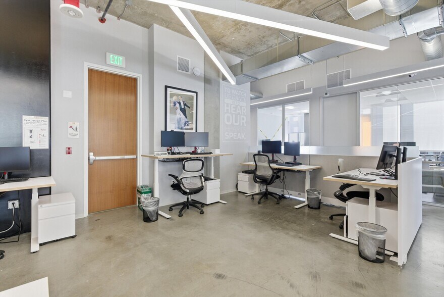 More Photos Of 6555 Barton Ave, Los Angeles Office For Lease