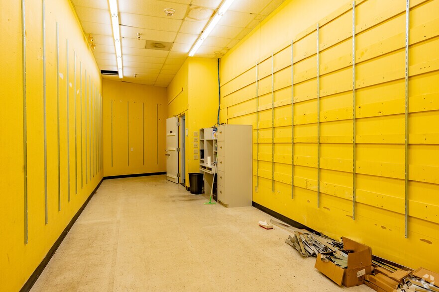 More Photos Of 1451 Coral Ridge Ave, Coralville Unknown For Sale