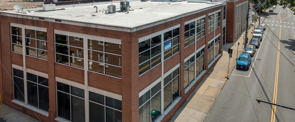 Primary Photo Of 401 E Market St, Charlottesville Office For Lease
