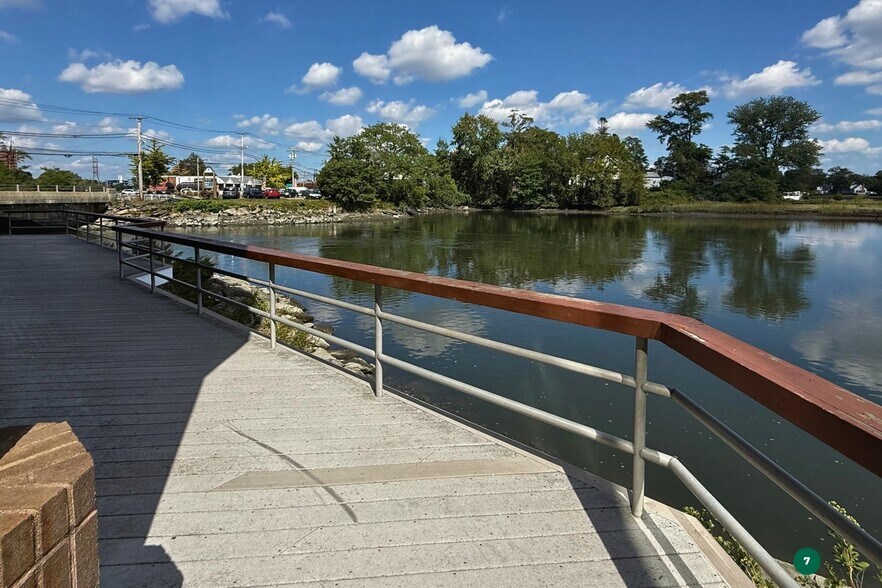 More Photos Of 1 Post Rd, Fairfield Office For Lease