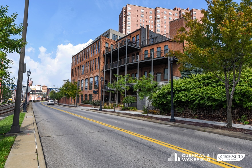 More Photos Of 1400 W 10th St, Cleveland Office For Sale