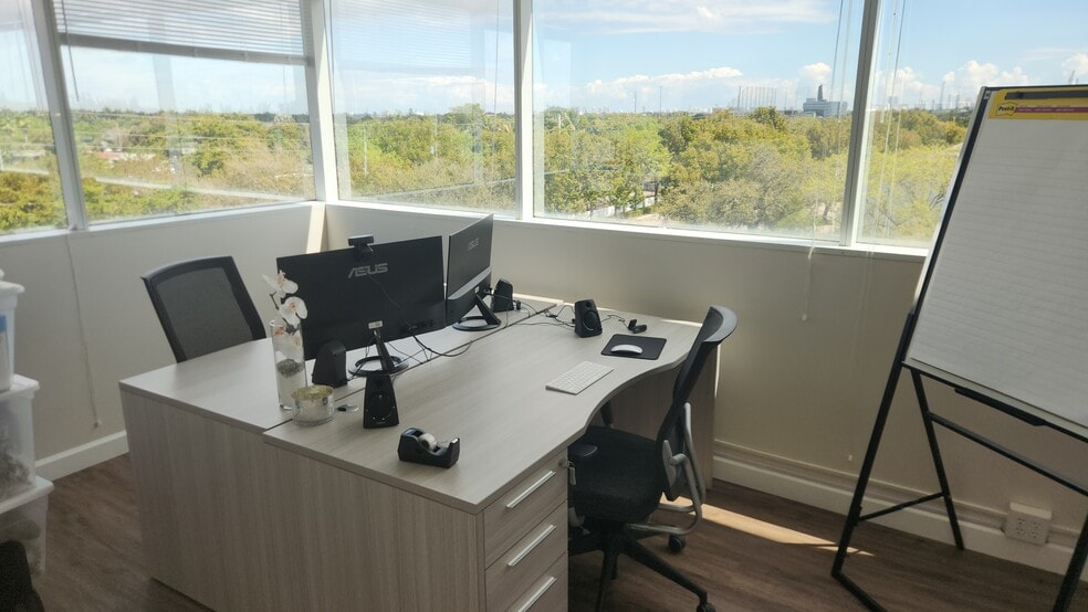 More Photos Of 1111 Park Centre Blvd, Miami Gardens Office Residential For Lease