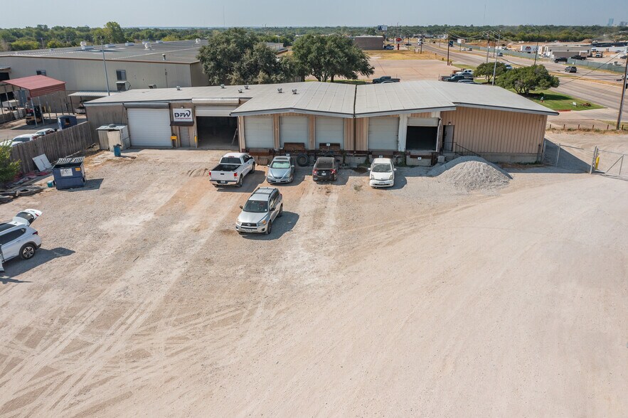 More Photos Of 3900 N Beach St, Haltom City Warehouse For Sale