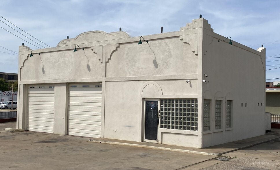 Primary Photo Of 3115 E Belknap St, Fort Worth Freestanding For Lease