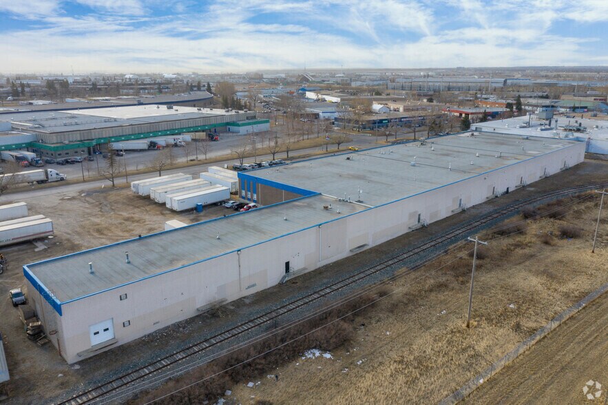 More Photos Of 7703 30th St SE, Calgary Distribution For Lease