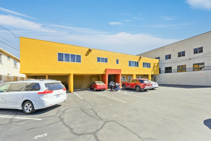 More Photos Of 3611 Motor Ave, Los Angeles Loft Creative Space For Sale