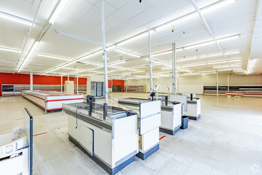 More Photos Of 1933 E Pembroke Ave, Hampton Storefront For Sale