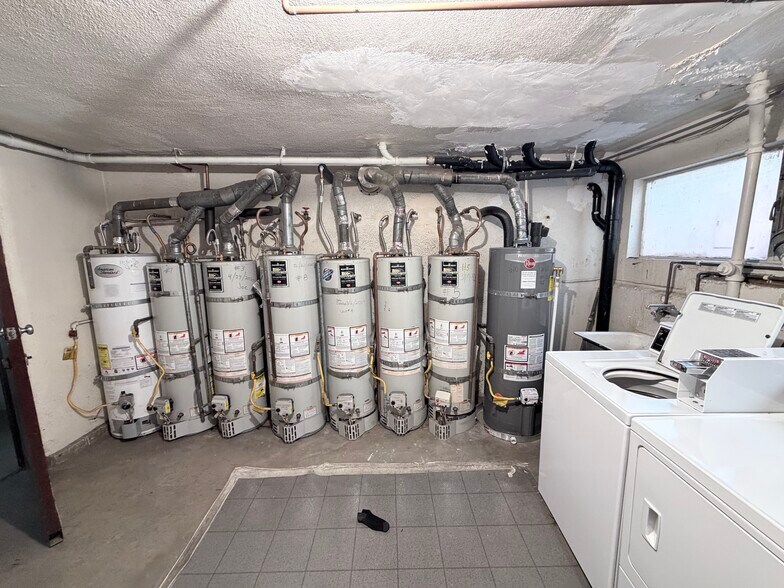 More Photos Of 7526 Fountain Ave, West Hollywood Multifamily For Sale